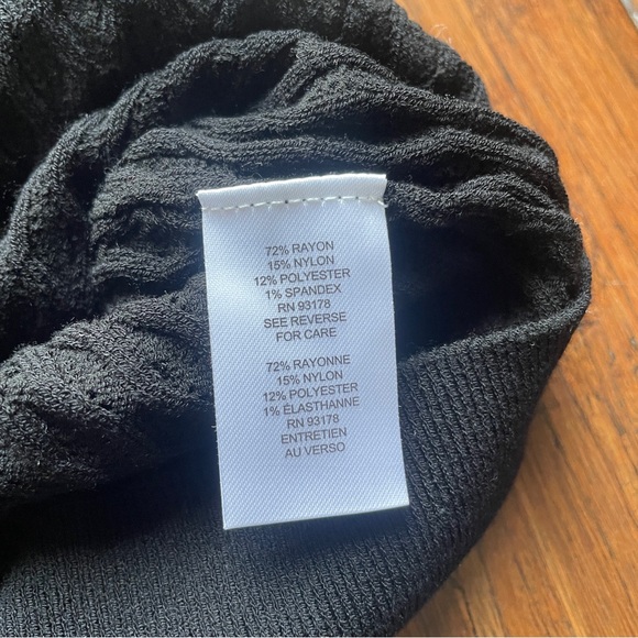 T-Tahari Sleeveless Mock Turtleneck Top! - Picture 6 of 7